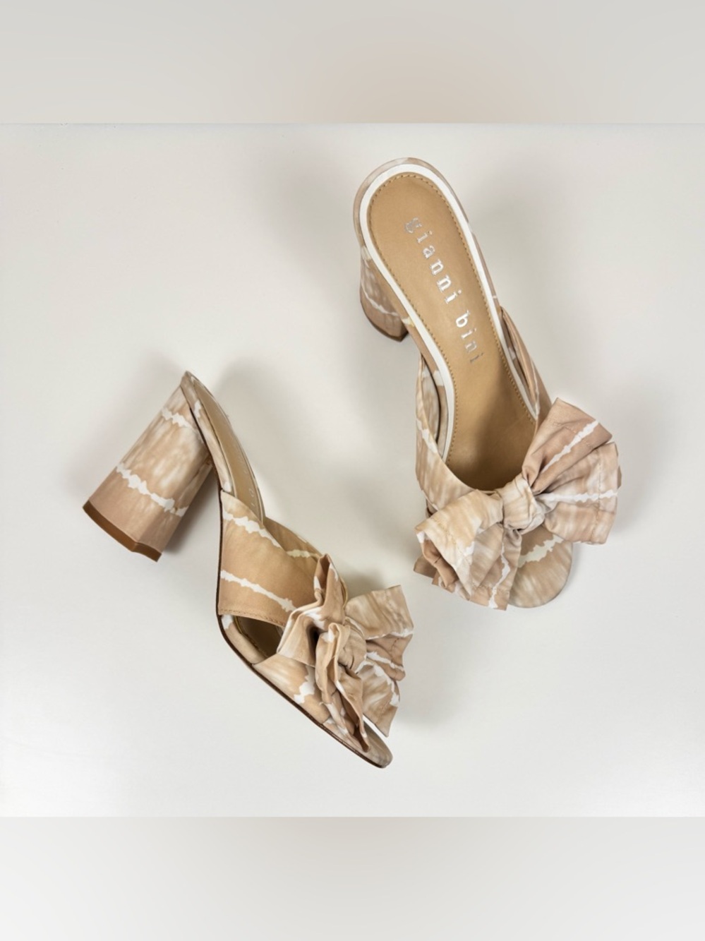 Gianni Bini Beige Tie-Dye Bow Block Heel Mules